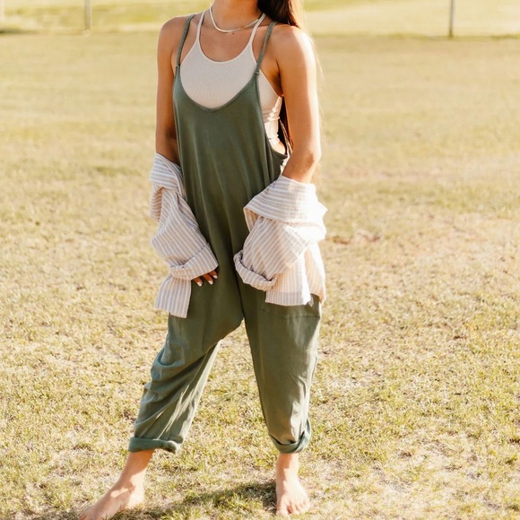 HOT SHOT Onesie in Pine (discontinued color) Size L - Picture 1 of 9